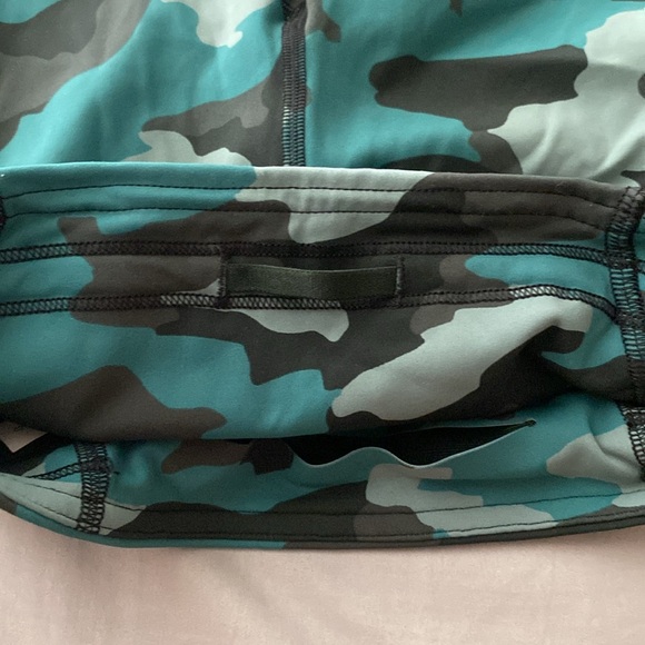 Lululemon Align High-Rise Camo Leggings - Picture 6 of 7